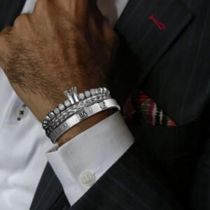 Fashionable Stainless Steel Crown Bracelet - Image 3